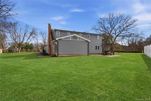 168 Bayview Drive, Oakdale, NY 11769