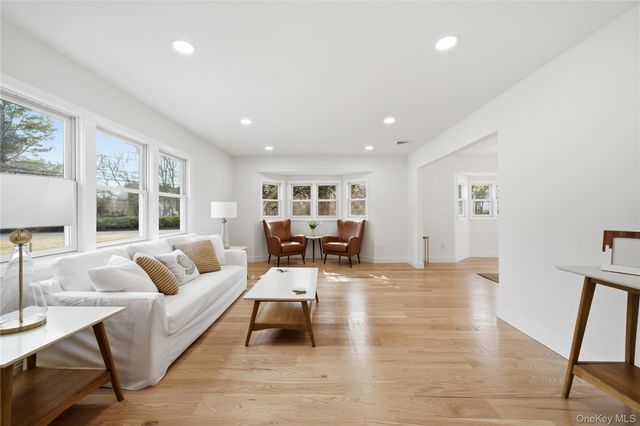 168 Bayview Drive, Oakdale, NY 11769