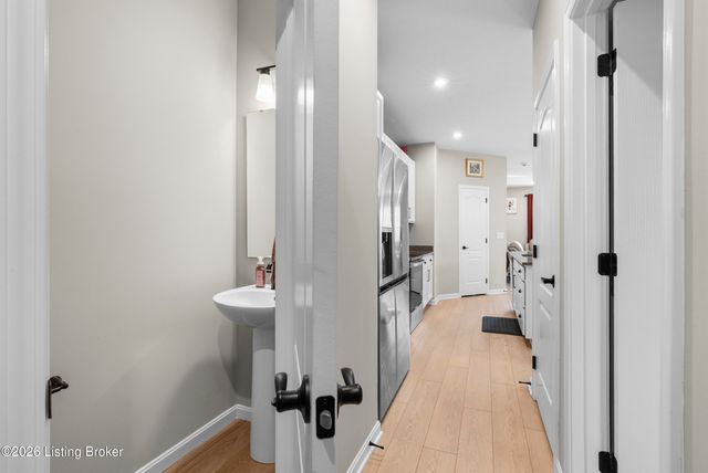 10040 Windcrest Farms Ln, Louisville, KY 40291