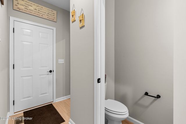 10040 Windcrest Farms Ln, Louisville, KY 40291