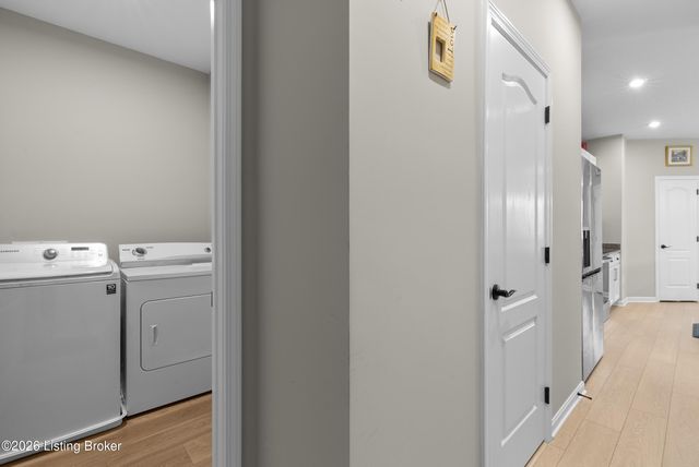 10040 Windcrest Farms Ln, Louisville, KY 40291