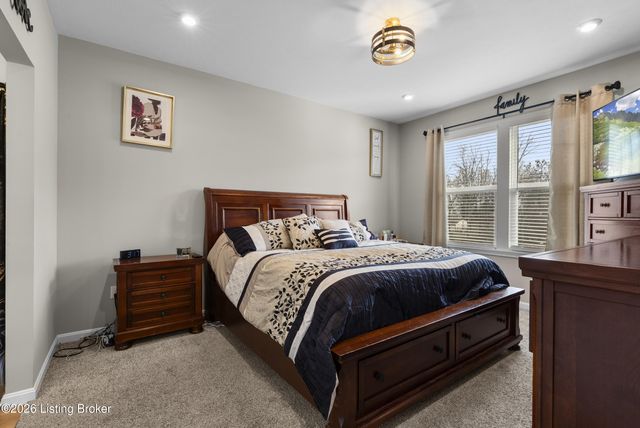 10040 Windcrest Farms Ln, Louisville, KY 40291