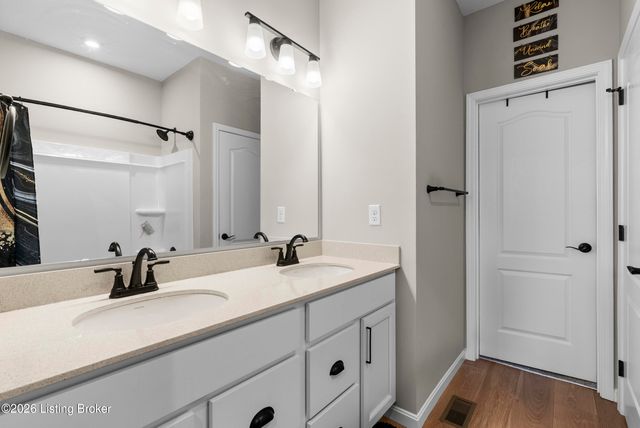 10040 Windcrest Farms Ln, Louisville, KY 40291