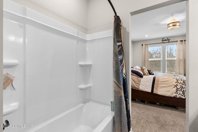 10040 Windcrest Farms Ln, Louisville, KY 40291