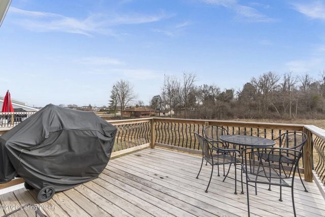 10040 Windcrest Farms Ln, Louisville, KY 40291