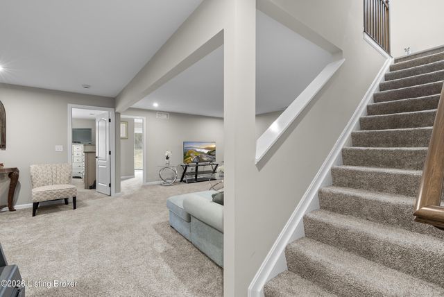 10040 Windcrest Farms Ln, Louisville, KY 40291