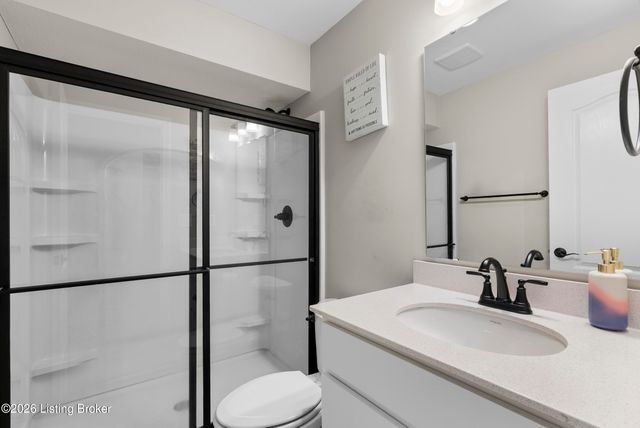 10040 Windcrest Farms Ln, Louisville, KY 40291