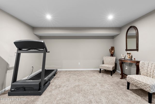 10040 Windcrest Farms Ln, Louisville, KY 40291