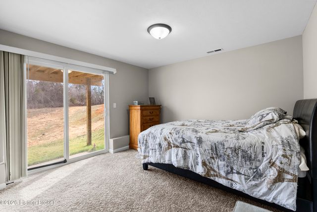 10040 Windcrest Farms Ln, Louisville, KY 40291