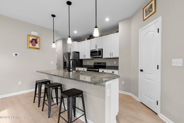 10040 Windcrest Farms Ln, Louisville, KY 40291