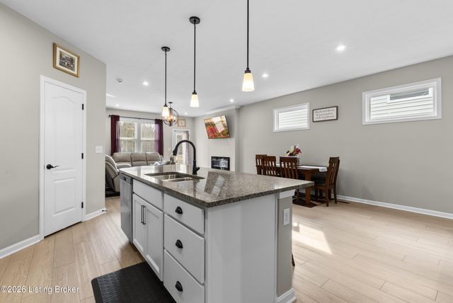 10040 Windcrest Farms Ln, Louisville, KY 40291