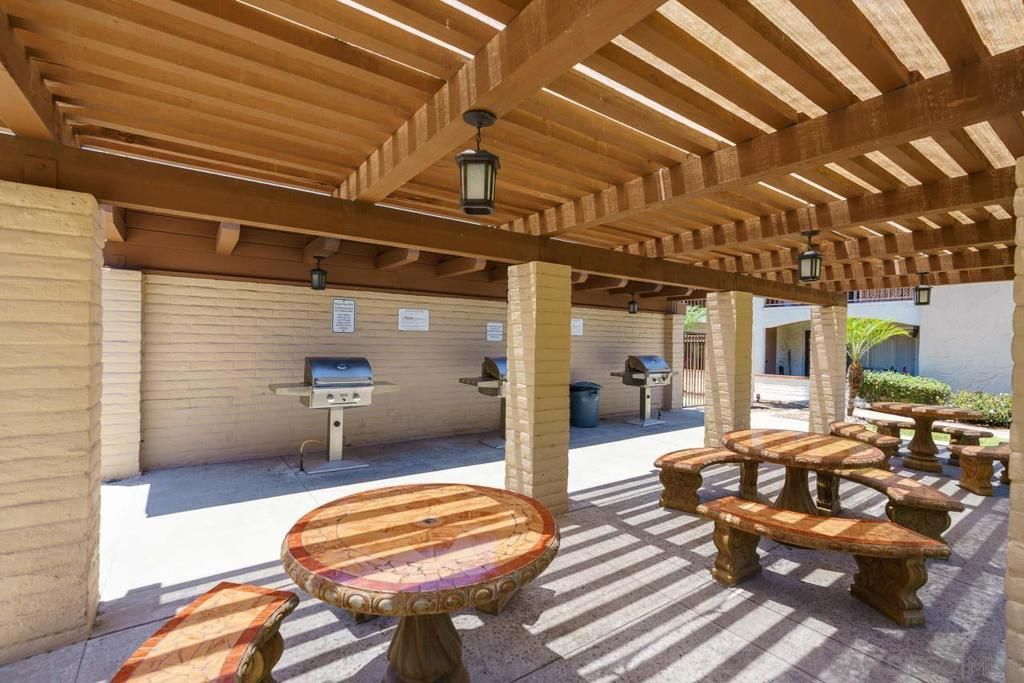 Image 11 of property listing at 6009 Rancho Mission Road 103, San Diego, CA 92108