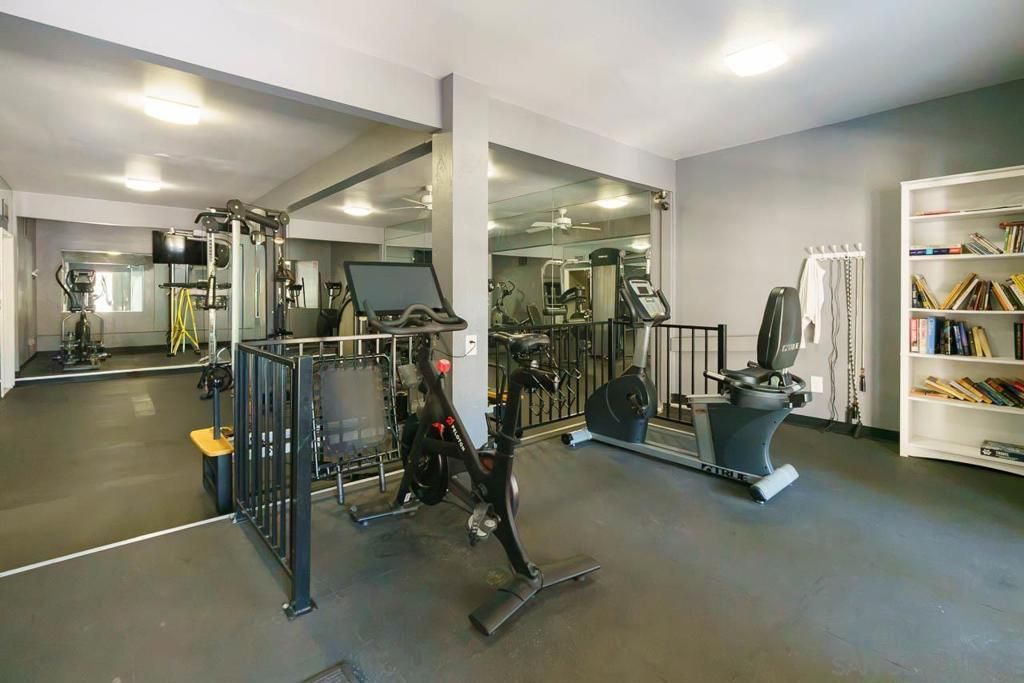 Image 16 of property listing at 6009 Rancho Mission Road 103, San Diego, CA 92108