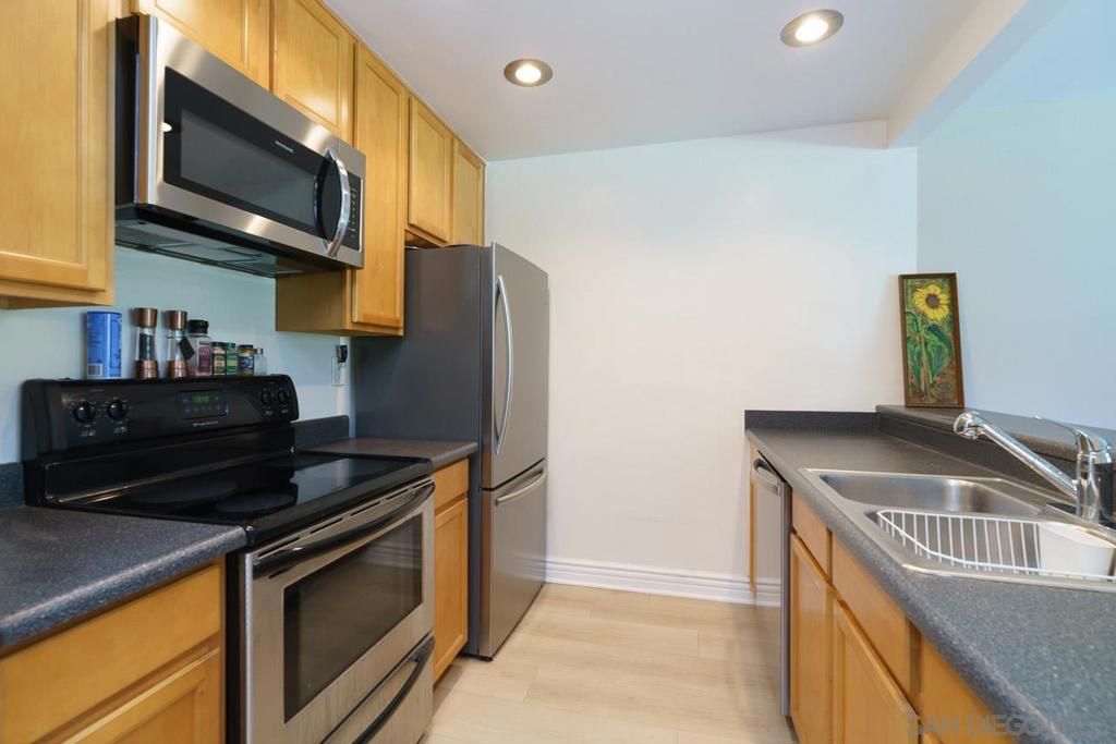 Image 6 of property listing at 6009 Rancho Mission Road 103, San Diego, CA 92108