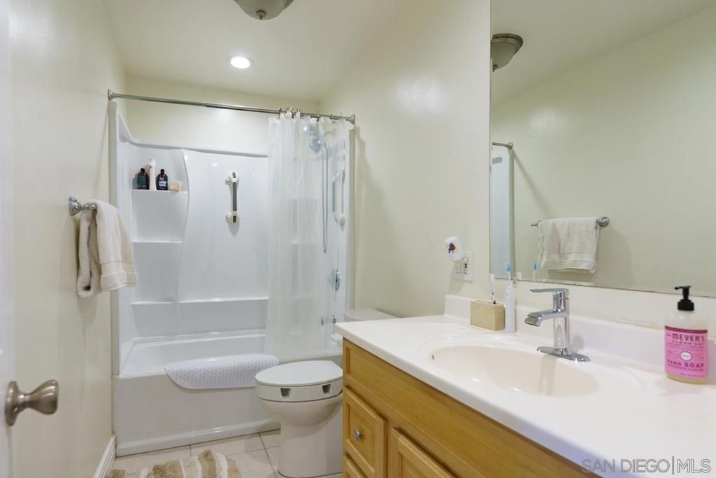 Image 8 of property listing at 6009 Rancho Mission Road 103, San Diego, CA 92108