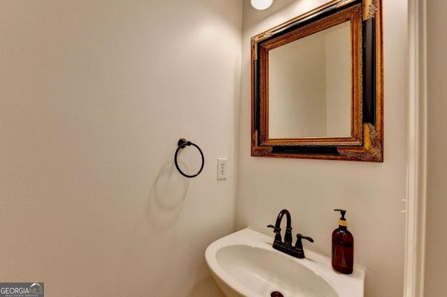 5955 Ettington Drive, Suwanee, GA 30024