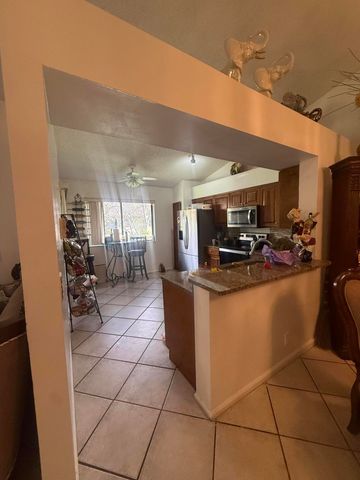 10547 NW 10th Street C-128, Plantation, FL 33322
