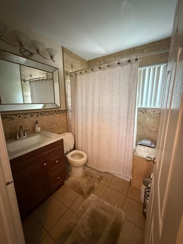 10547 NW 10th Street C-128, Plantation, FL 33322
