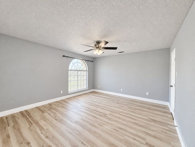 5709 Parkwood Trail, Haltom City, TX 76137