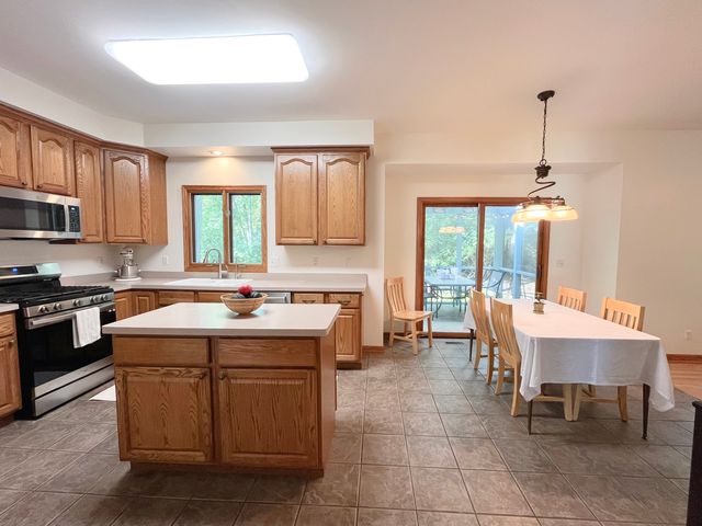 462 Kelly Lane, Crystal Lake, IL 60012