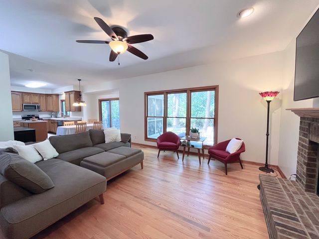 462 Kelly Lane, Crystal Lake, IL 60012