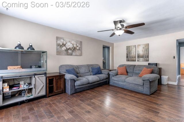 1416 N Ives Avenue, Burton, MI 48509