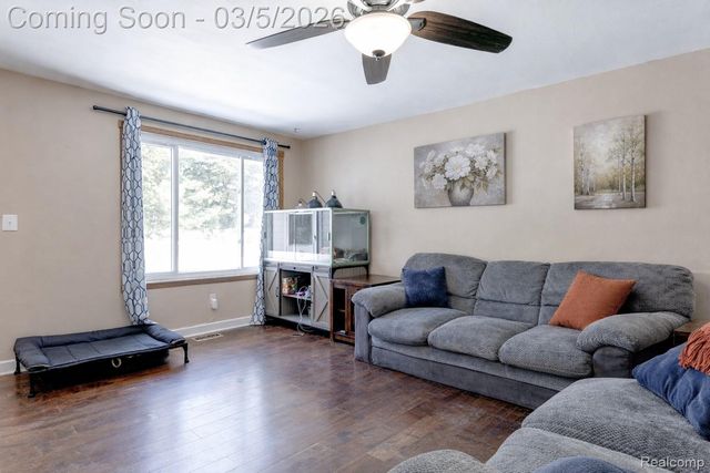 1416 N Ives Avenue, Burton, MI 48509