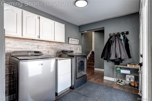 1416 N Ives Avenue, Burton, MI 48509