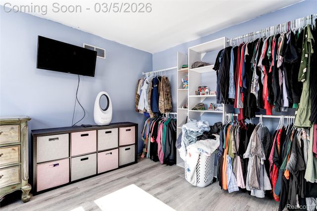 1416 N Ives Avenue, Burton, MI 48509