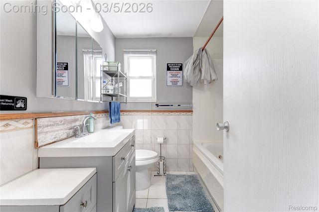 1416 N Ives Avenue, Burton, MI 48509