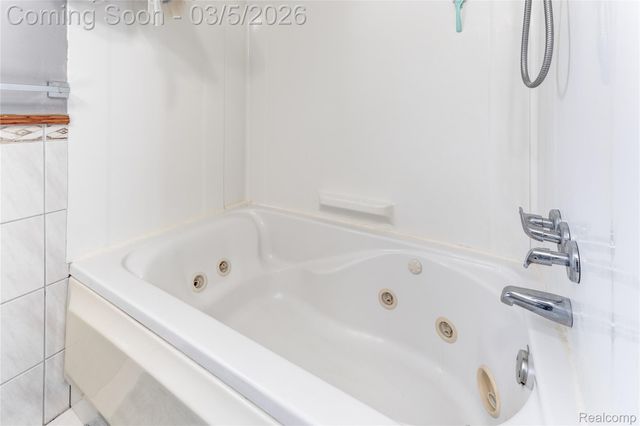 1416 N Ives Avenue, Burton, MI 48509