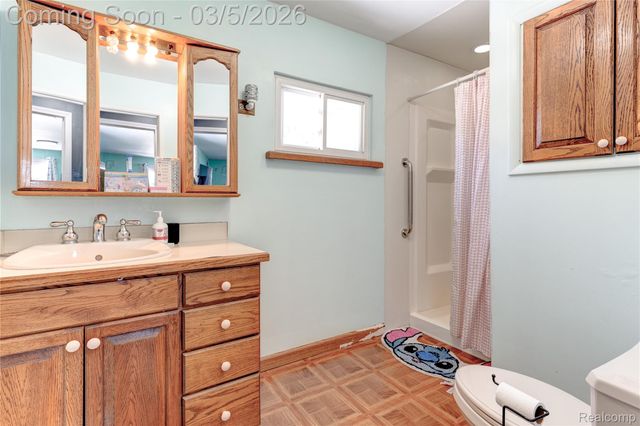 1416 N Ives Avenue, Burton, MI 48509