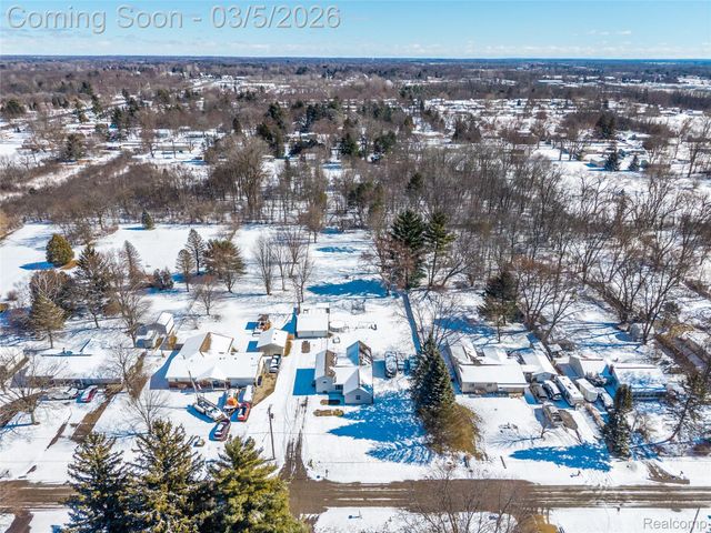 1416 N Ives Avenue, Burton, MI 48509