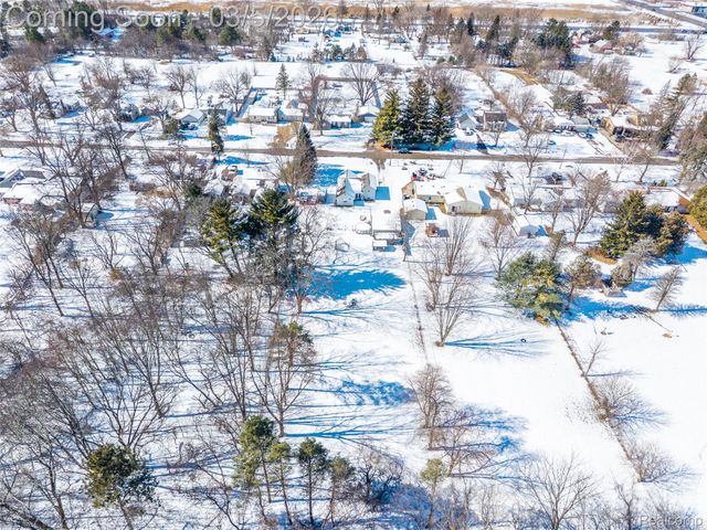 1416 N Ives Avenue, Burton, MI 48509