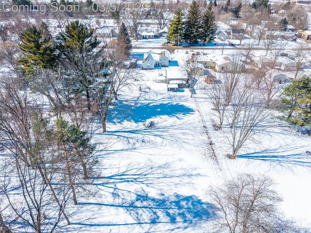 1416 N Ives Avenue, Burton, MI 48509