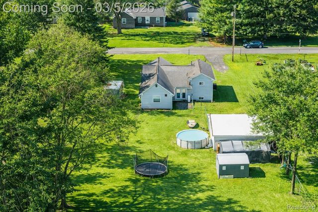 1416 N Ives Avenue, Burton, MI 48509