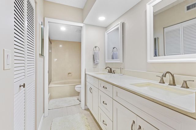 5186 Golfview Court 1913, Delray Beach, FL 33484