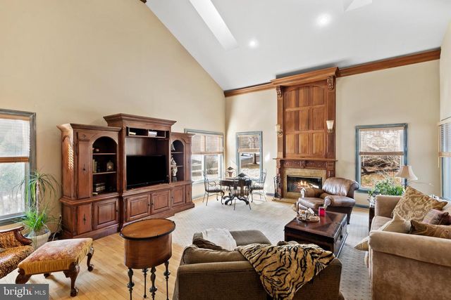 57 CROPWELL LN, Southampton, PA 18966