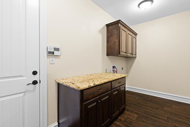 1704 Riviera, Longview, TX 75605