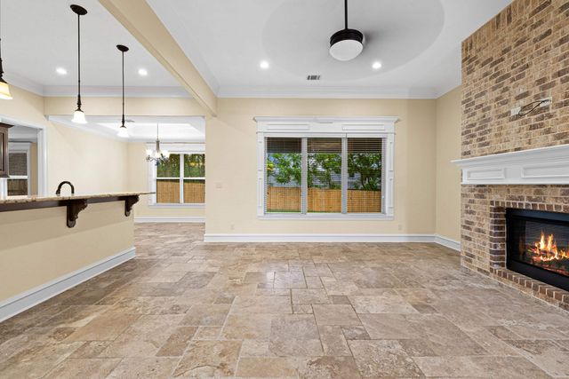 1704 Riviera, Longview, TX 75605