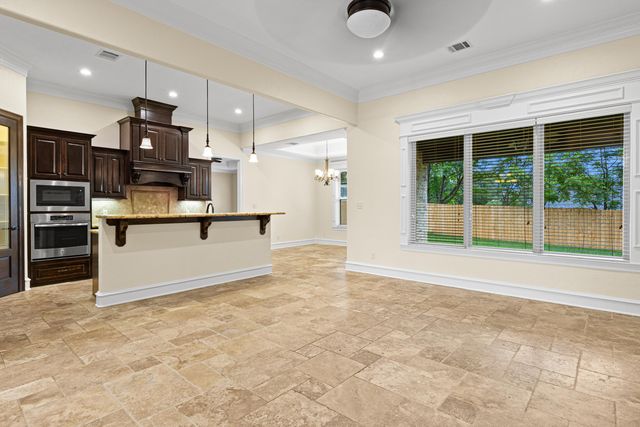 1704 Riviera, Longview, TX 75605