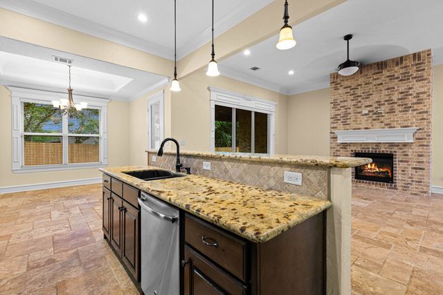 1704 Riviera, Longview, TX 75605