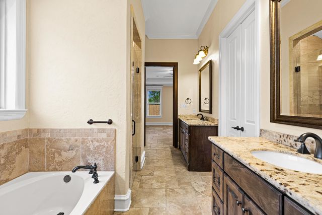1704 Riviera, Longview, TX 75605