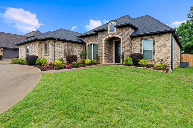 1704 Riviera, Longview, TX 75605