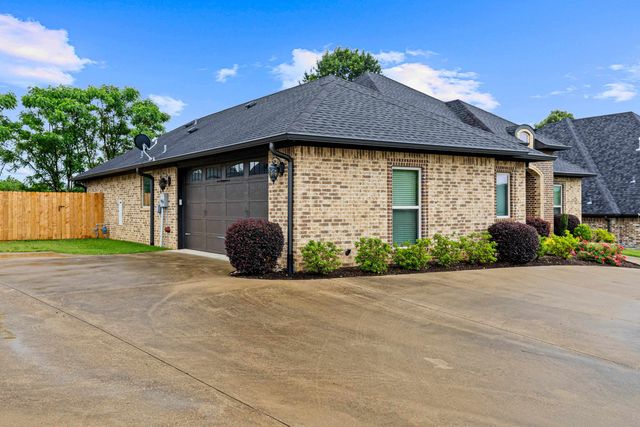 1704 Riviera, Longview, TX 75605