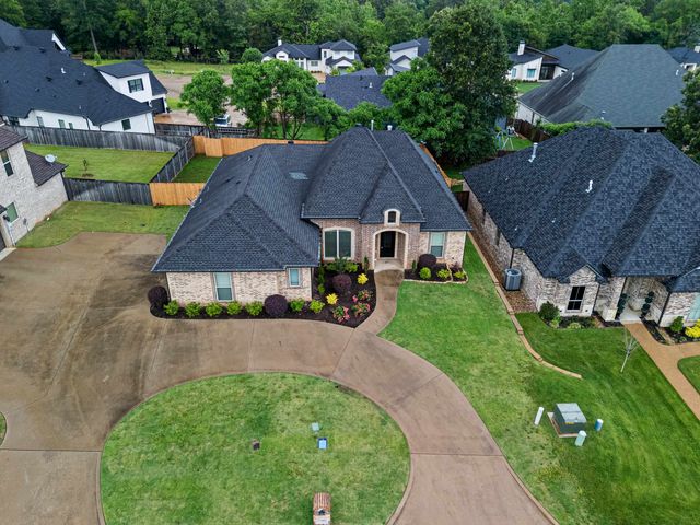 1704 Riviera, Longview, TX 75605