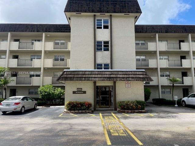 6020 NW 44th Street 406, Lauderhill, FL 33319