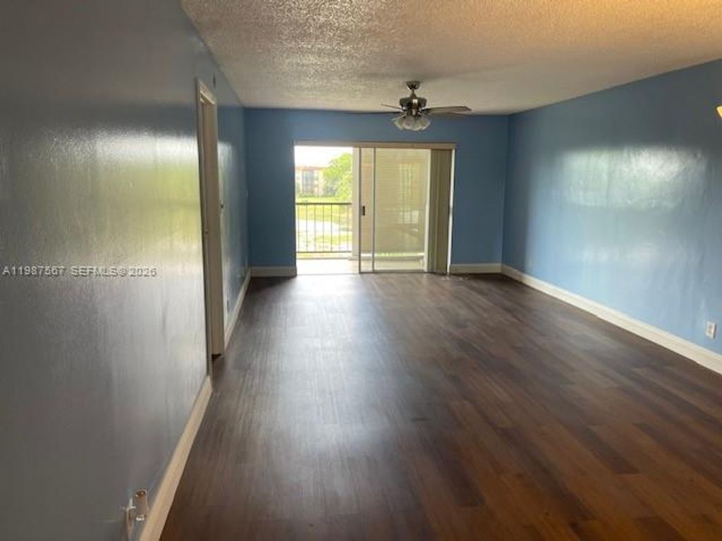 6020 NW 44th Street 406, Lauderhill, FL 33319