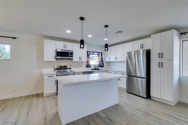 2211 Frontier Ave Avenue, Las Vegas, NV 89106