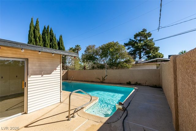 2211 Frontier Ave Avenue, Las Vegas, NV 89106